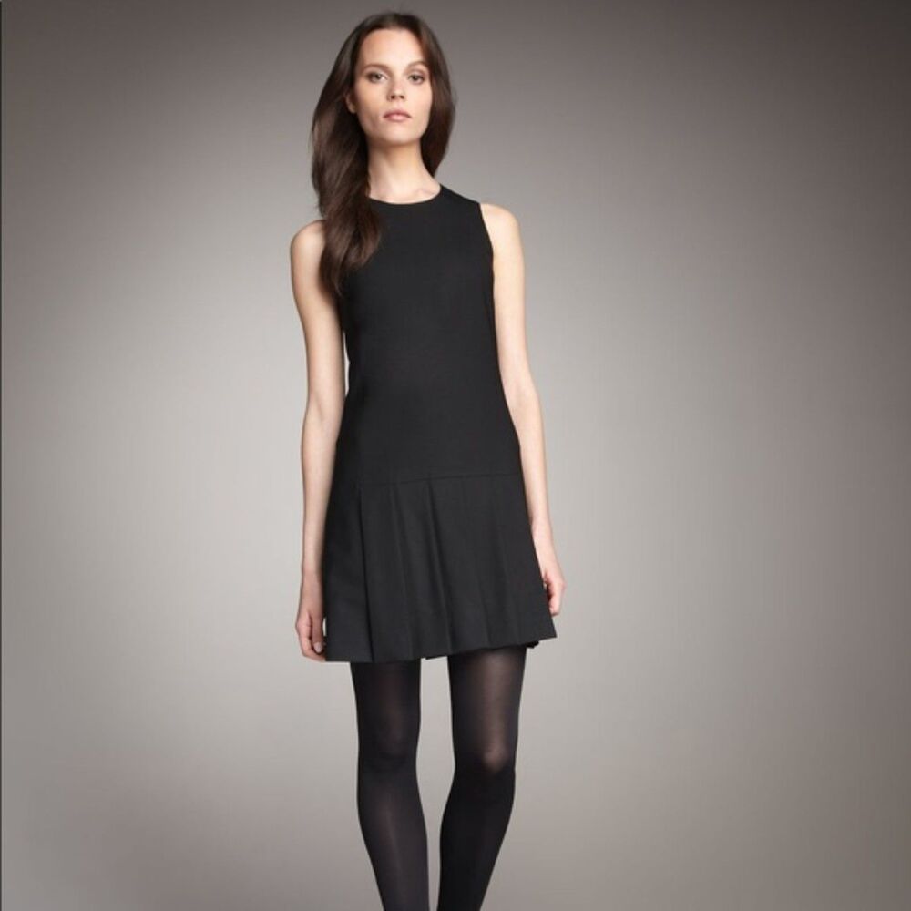 Theory Olvana Black Wool Pleated Hem Sleeveless Sheath Dress Suiting Size 4 EUC